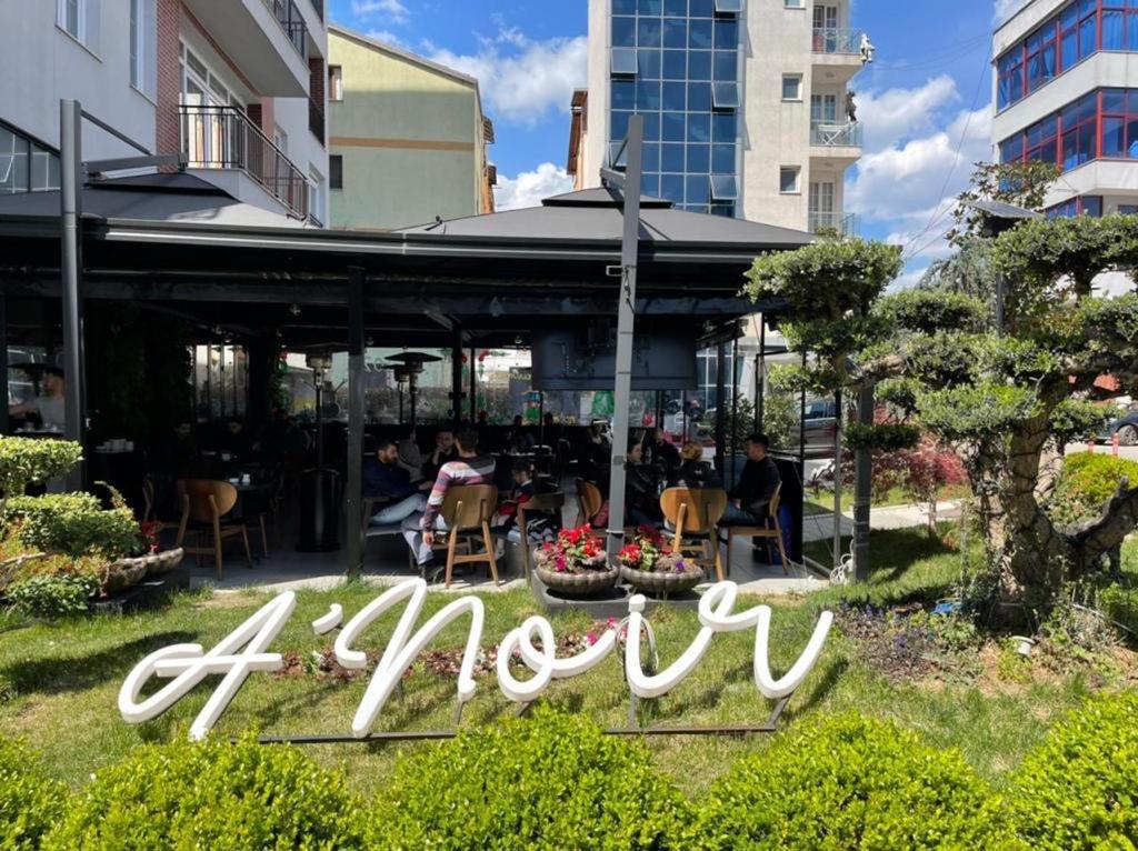 Lovely Apartment Tirana Exterior foto